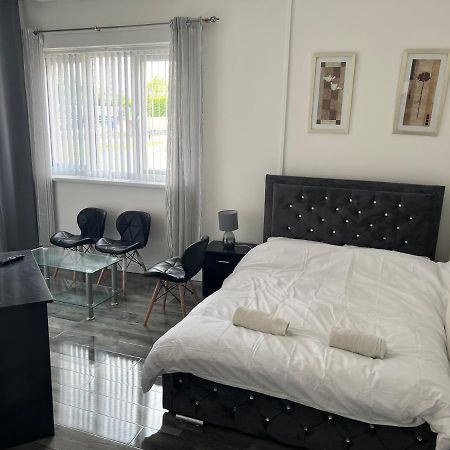 Zams Rooms Stoke-on-Trent المظهر الخارجي الصورة