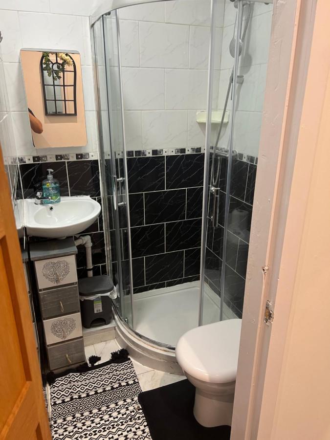Zams Rooms Stoke-on-Trent المظهر الخارجي الصورة